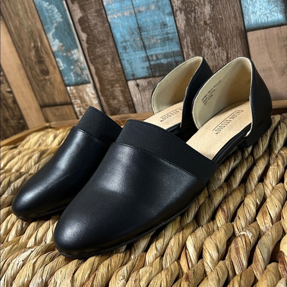 Salon studio 8.5 Black Slip-On comfort Shoes - Picture 3 of 12